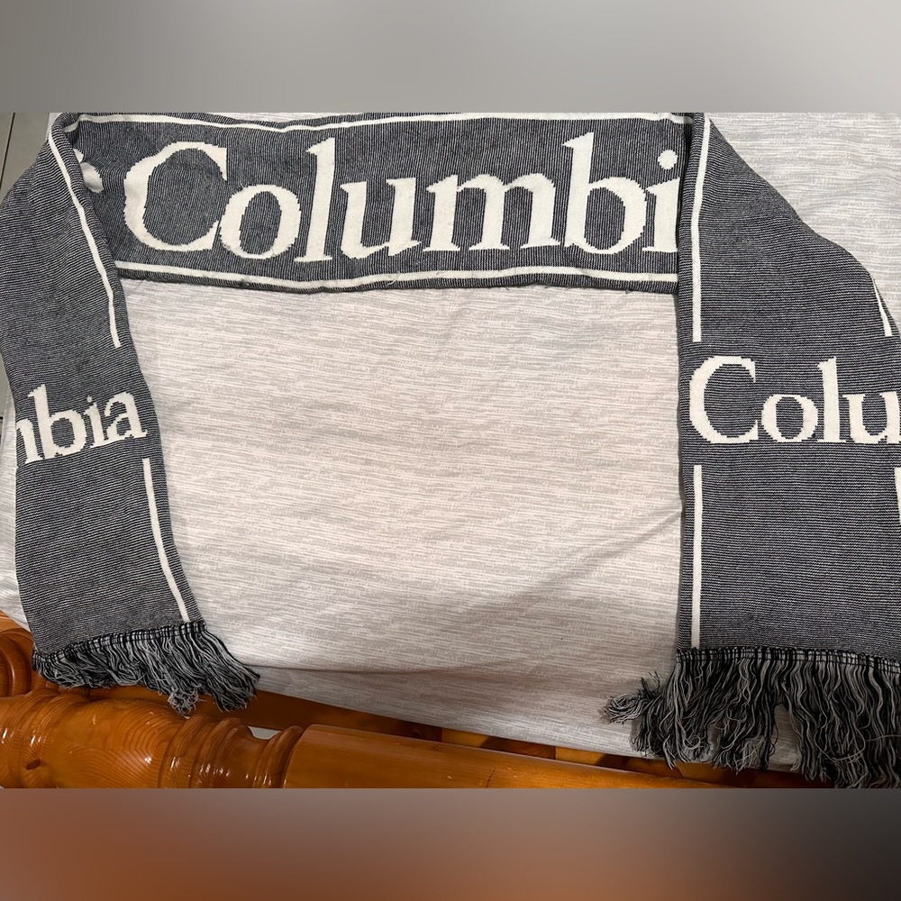 Columbia Scarf